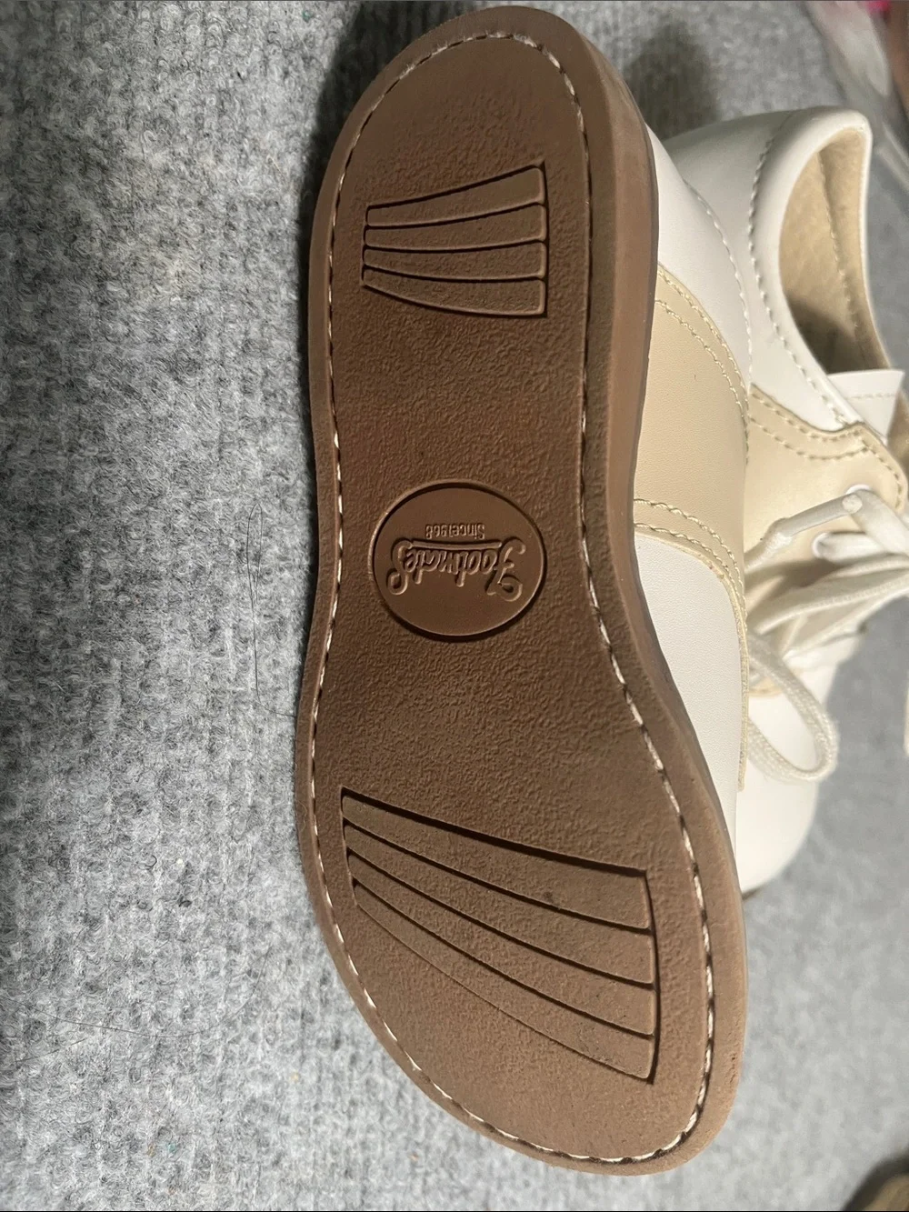 FootMates polished white